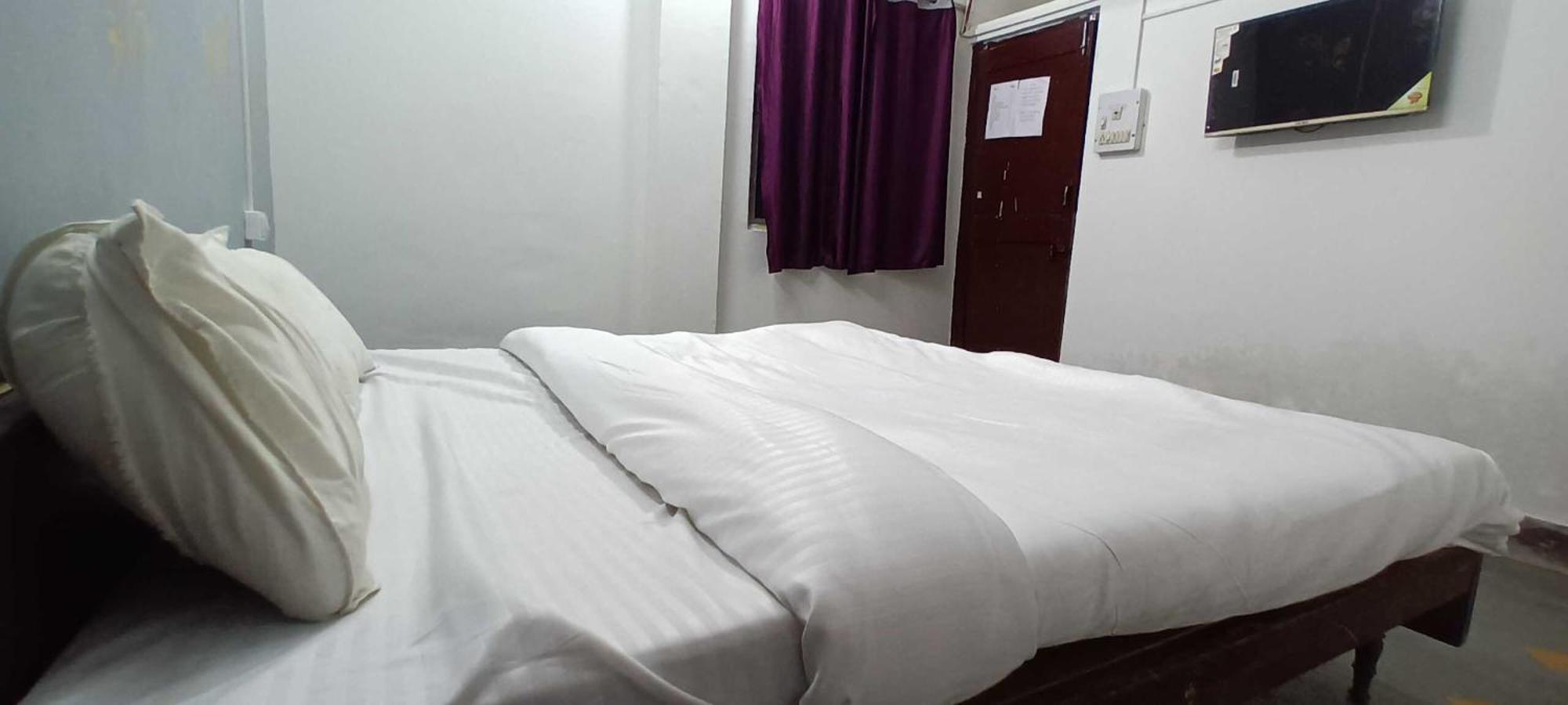 Hotel O Grand Stay Bhopal Exteriör bild