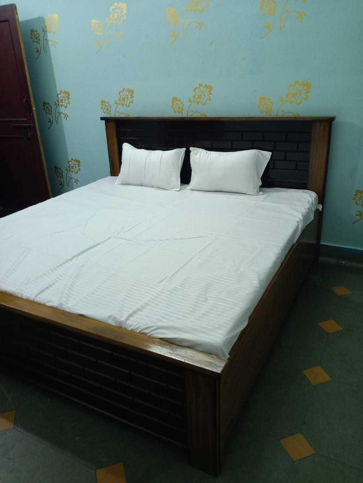Hotel O Grand Stay Bhopal Exteriör bild