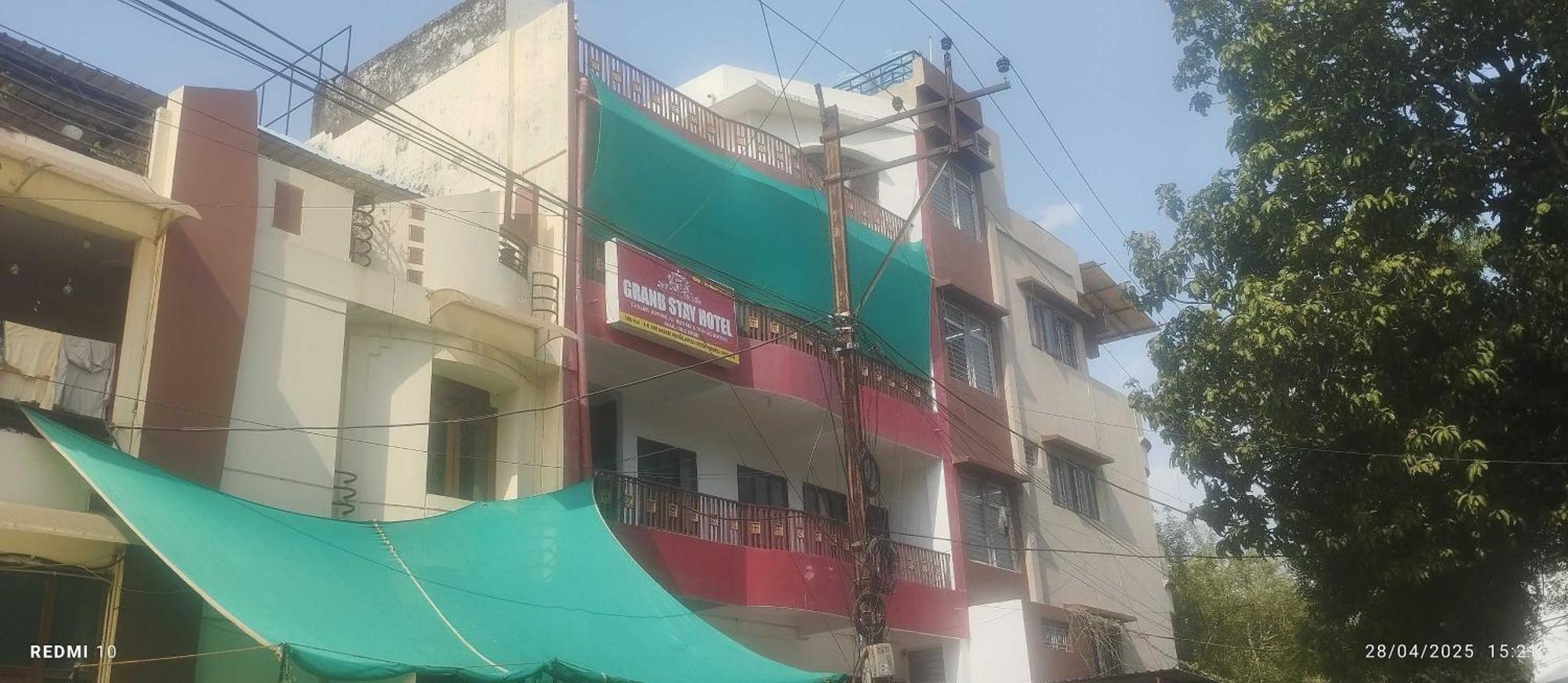 Hotel O Grand Stay Bhopal Exteriör bild